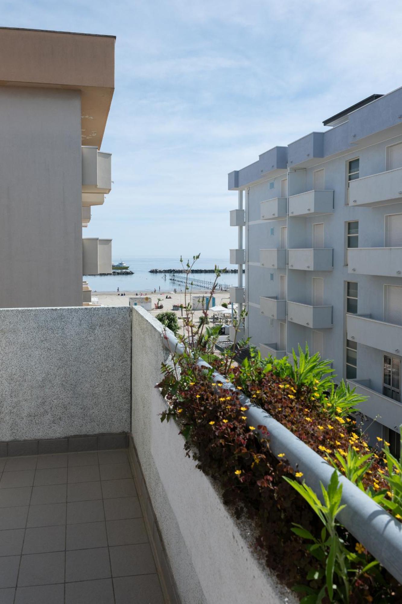 Hotel Thea Bellaria-Igea Marina Ngoại thất bức ảnh