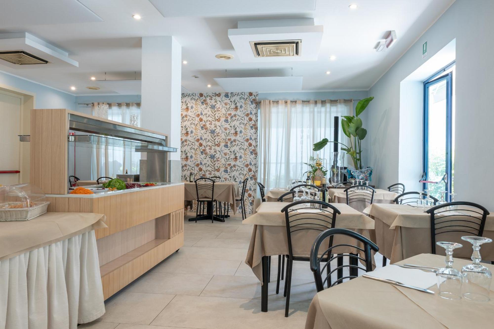 Hotel Thea Bellaria-Igea Marina Ngoại thất bức ảnh