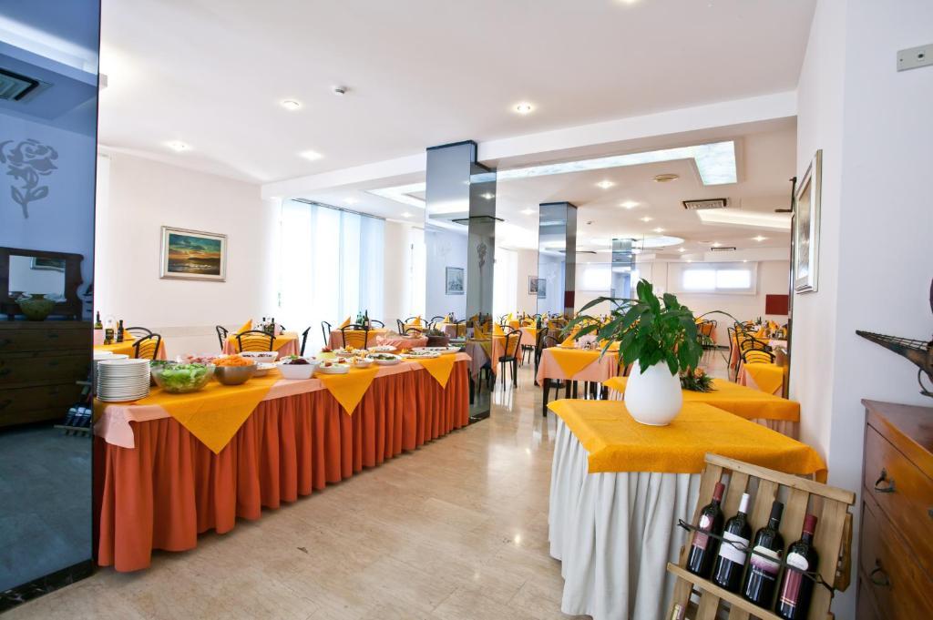 Hotel Thea Bellaria-Igea Marina Ngoại thất bức ảnh